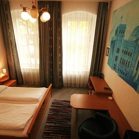 Hotel - Pension Am Schloss Bellevue Berlijn Kamer foto